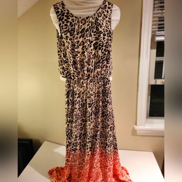 H&M Dresses & Skirts - H & M 🌸NWT🌸 Leopard Print Maxi Dress  Open BACK Size 8